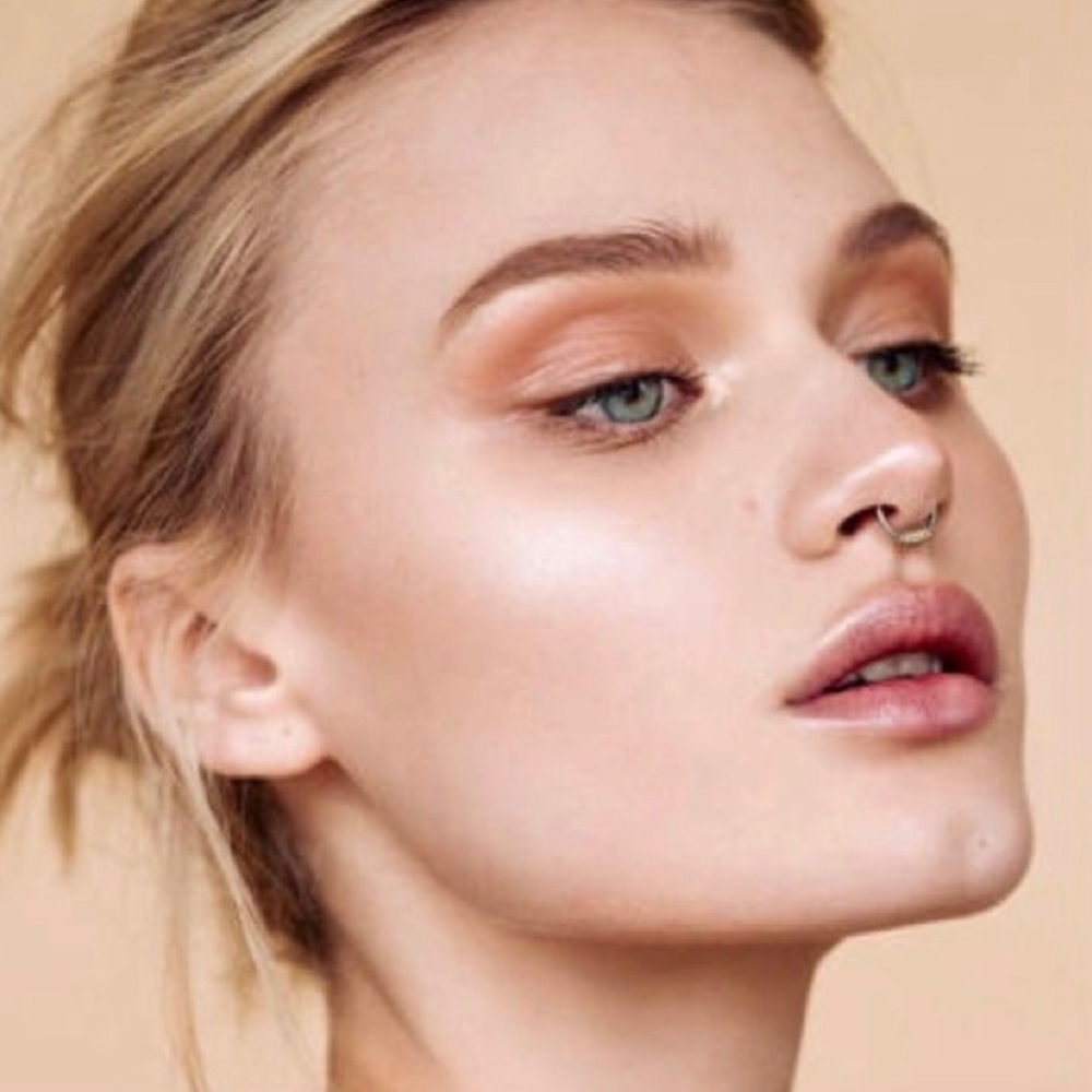BECCA Shimmering Skin Perfector Pressed VANILLA QUARTZ - Picture 3 of 16